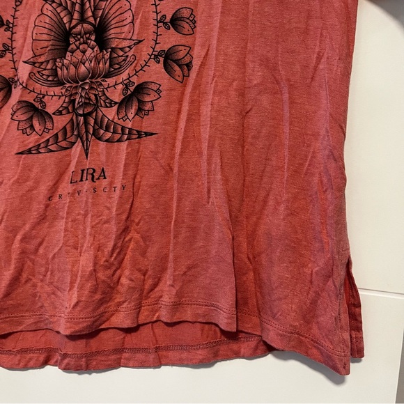 Lira | Graphic Tank Top - Picture 6 of 13